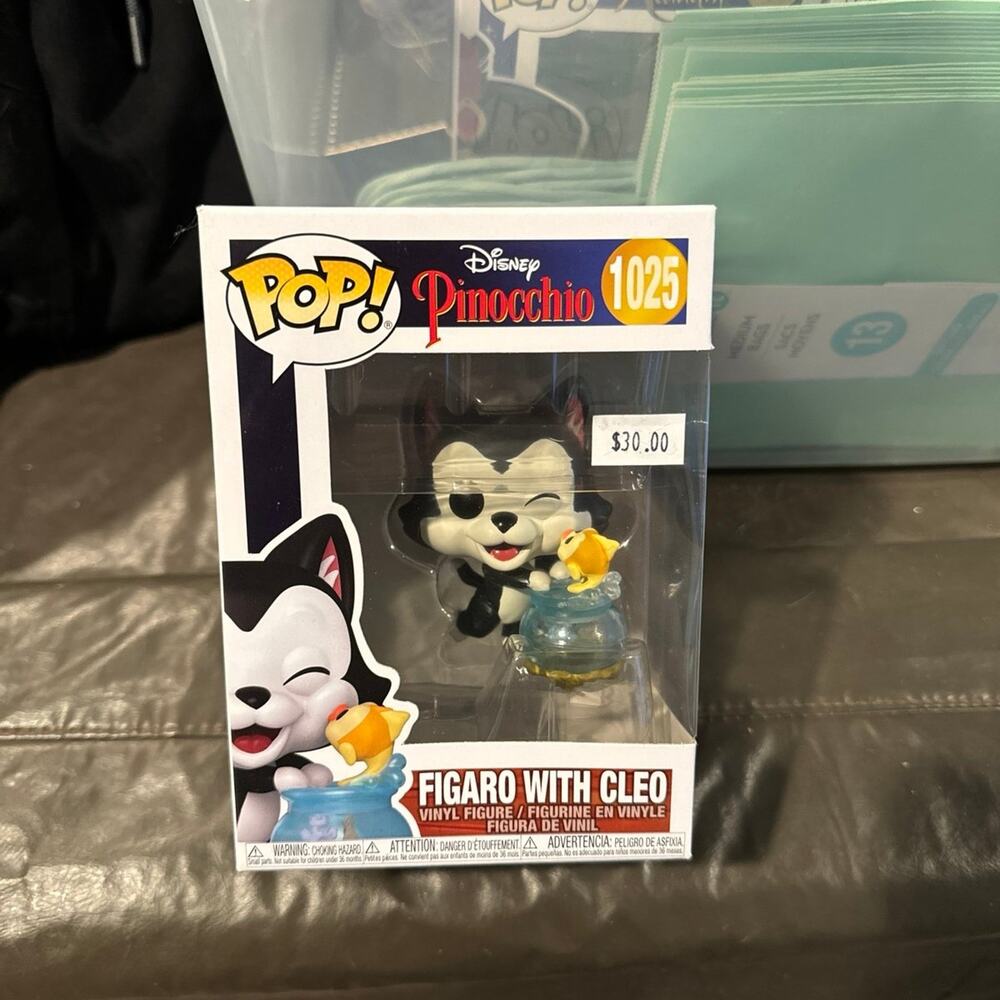 Figaro with cleo funko pop 1025. Listing #1 - Picture 1 of 6